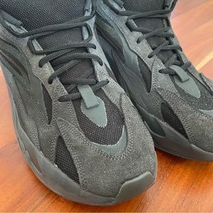 Adidas Yeezy Boost 700 V2